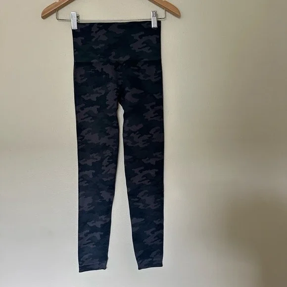 SPANX Grey BB Active Camo 7/8 Seamless Leggings Women's Small - Picture 2 of 5